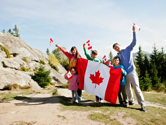 Le Regroupement Familial au Canada : Un Processus de Demande Complexe